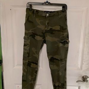 Almost Famous camouflage pants size M